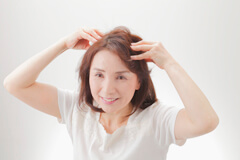 ヘッドマッサージで血行促進